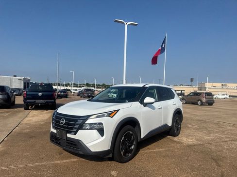 Certified 2024 Nissan Rogue SV AWD/4WD image 7