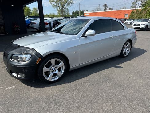 Used 2010 BMW 328i Convertible RWD image 1