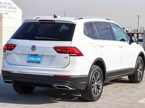 Used 2018 Volkswagen Tiguan SEL image 4