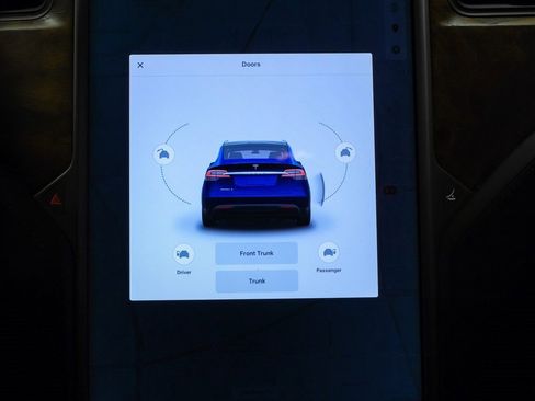 Used 2018 Tesla Model X 75D image 29