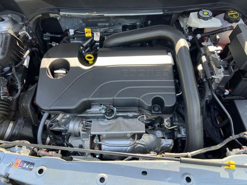 Used 2025 Chevrolet Equinox LT image 25