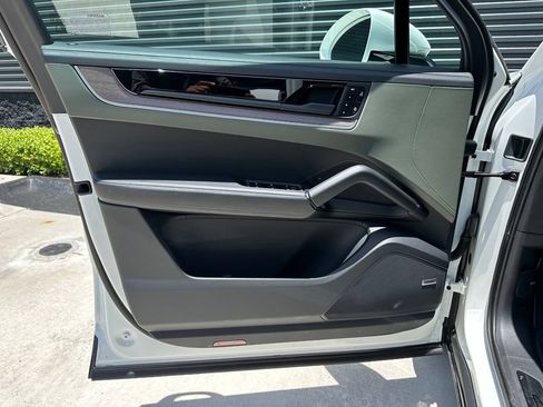 Certified 2026 Porsche Cayenne GTS AWD/4WD image 16