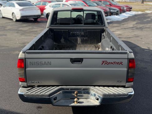 Used 2000 Nissan Frontier XE image 11