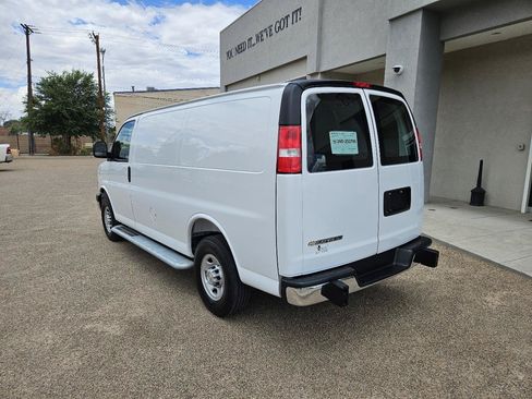 Used 2025 Chevrolet Express 2500 w/ Driver Convenience Package RWD image 3