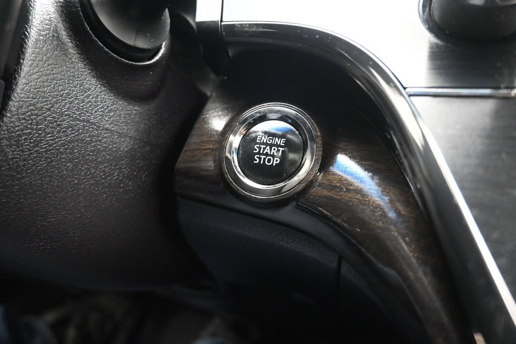 Used 2016 Toyota Avalon Limited w/ Toyota Safety Sense Package FWD image 22