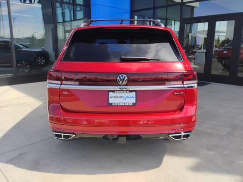 Used 2024 Volkswagen Atlas SEL Premium R-Line image 6