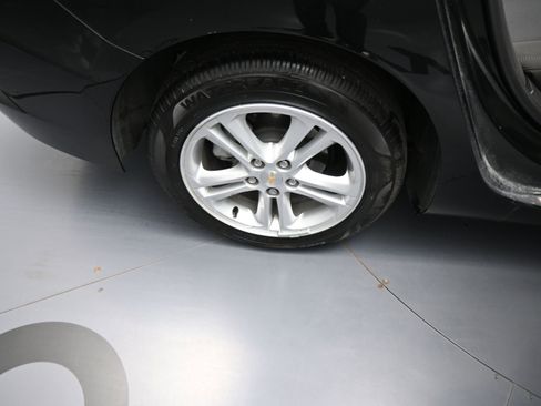 Used 2018 Chevrolet Cruze LT w/ Convenience Package image 20