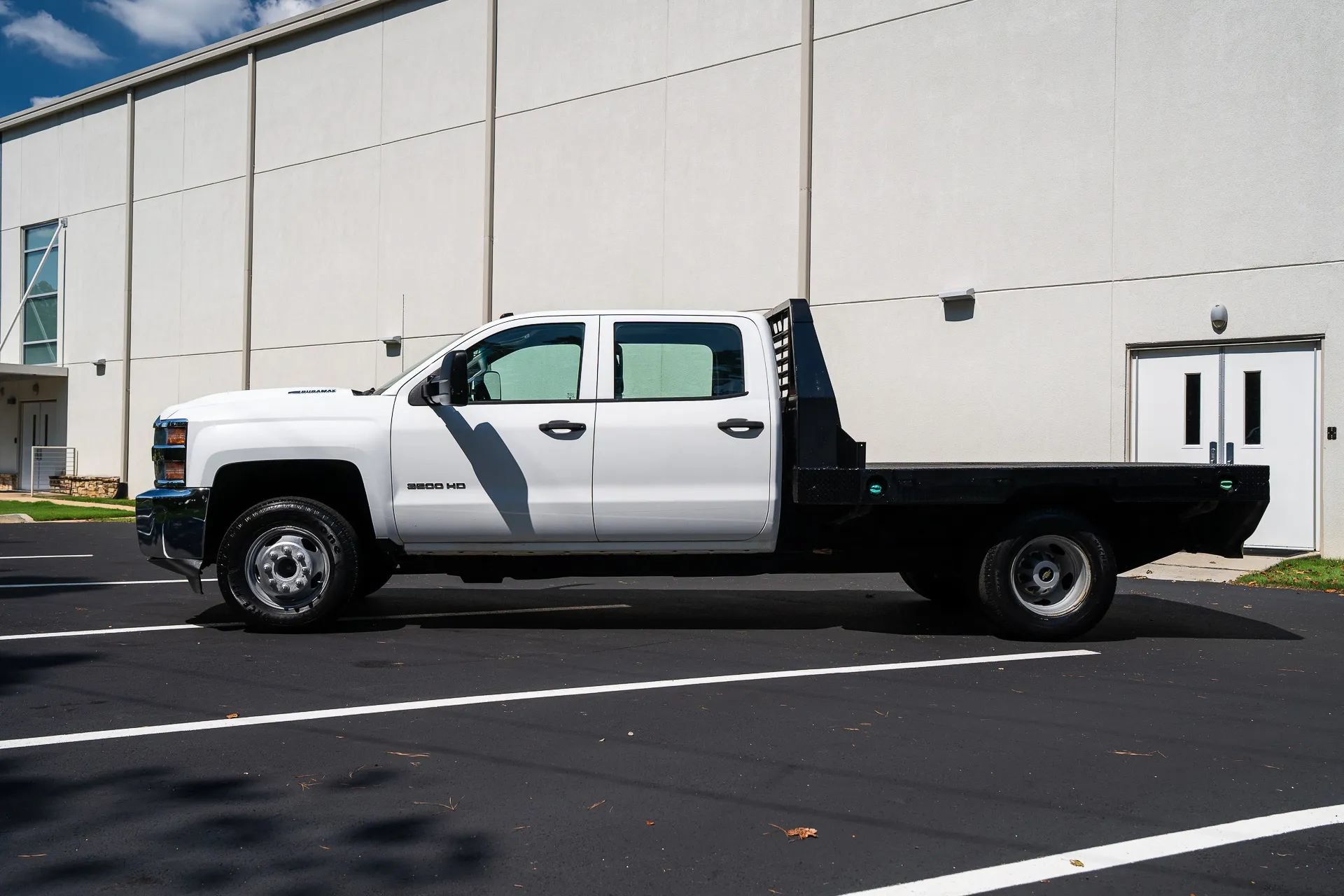 Used 2019 Chevrolet Silverado 3500 W/T AWD/4WD image 4