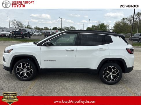 Used 2024 Jeep Compass Limited image 1