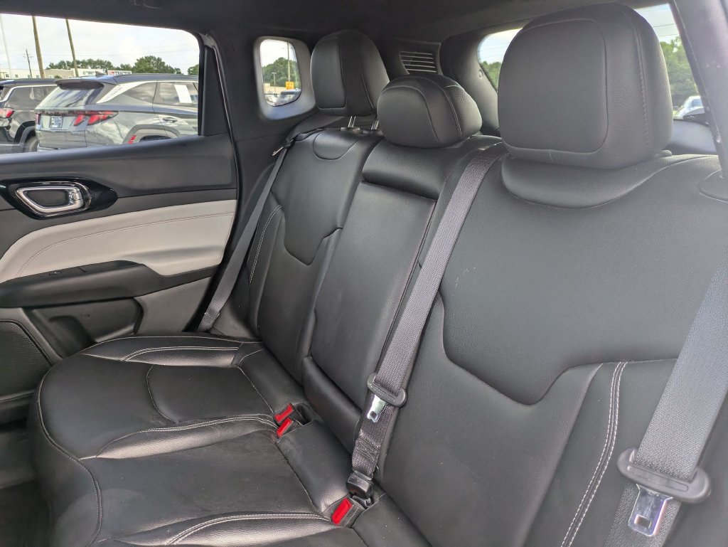 Used 2025 Jeep Compass Limited AWD/4WD image 29