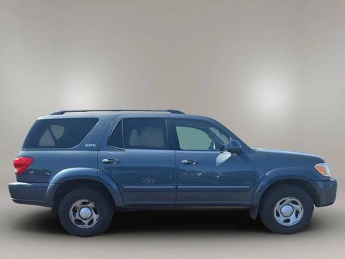 Used 2005 Toyota Sequoia SR5 RWD image 9