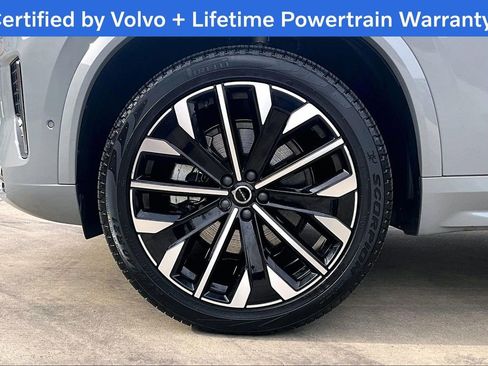 Certified 2025 Volvo XC90 B6 Plus image 12