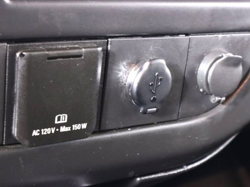 Used 2017 Chevrolet Express 2500 RWD image 25