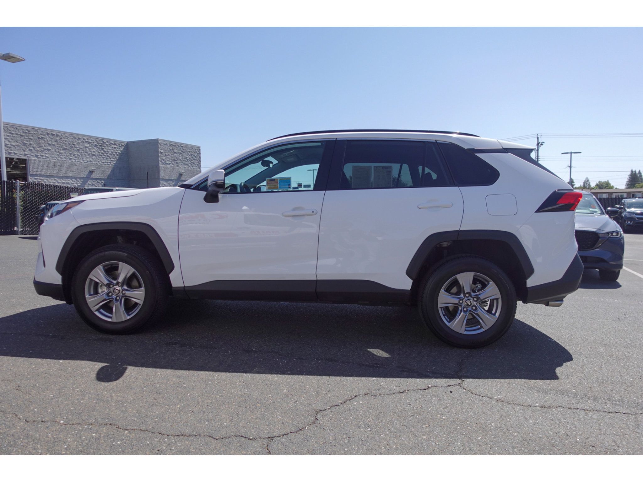 Used 2025 Toyota RAV4 XLE FWD image 6
