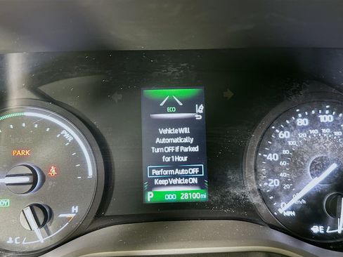 Used 2023 Toyota Sienna XLE image 19