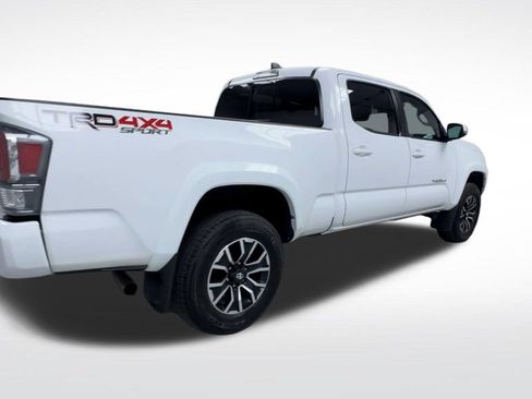 Certified 2022 Toyota Tacoma TRD Sport w/ Technology Package AWD/4WD image 9