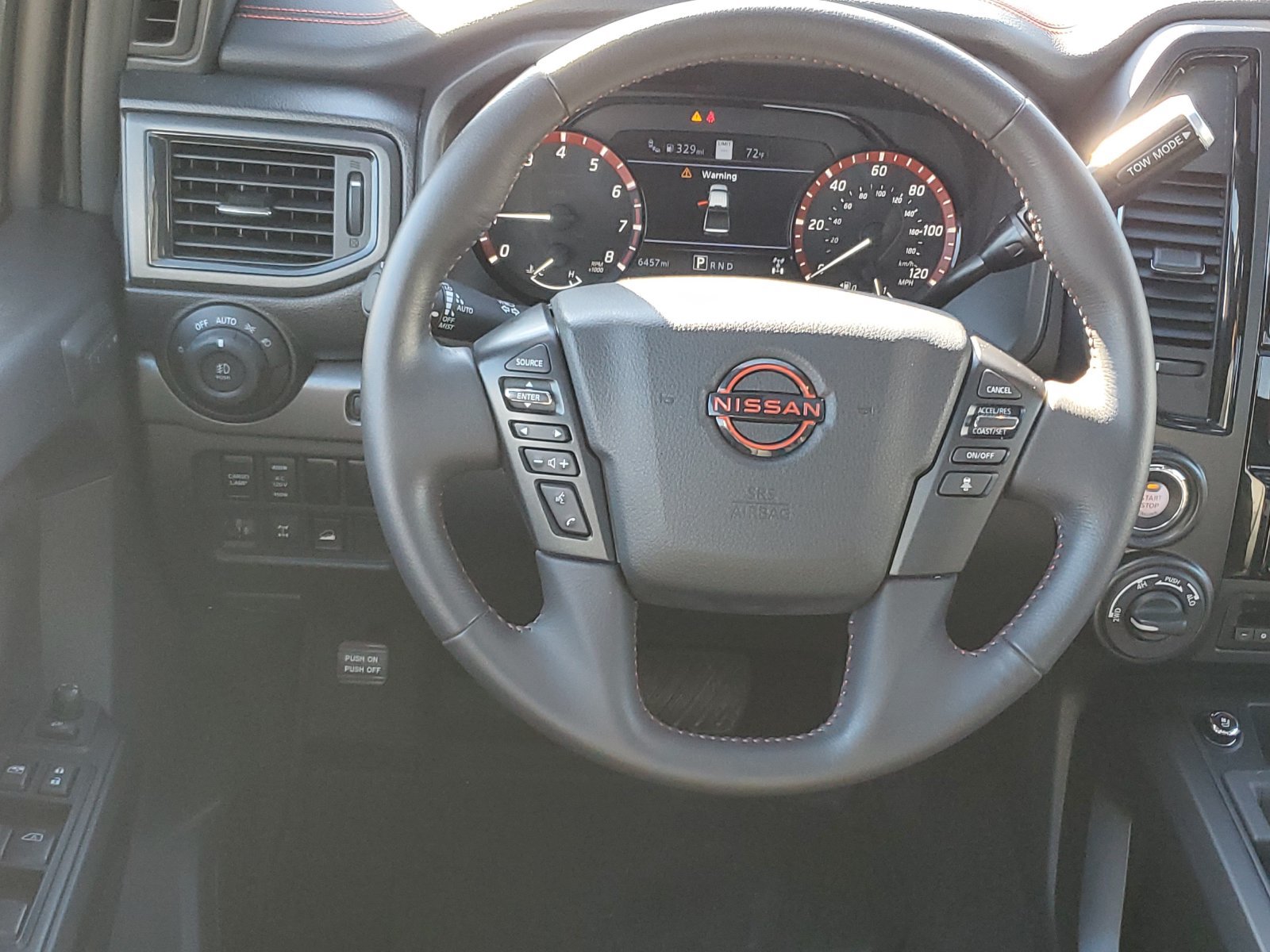 Used 2024 Nissan Titan PRO-4X w/ Pro-4x Convenience Package AWD/4WD image 12