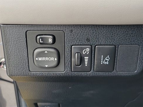 Used 2018 Toyota RAV4 XLE image 31