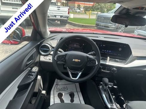 New 2026 Chevrolet Trax LT w/ Driver Confidence Package FWD image 25