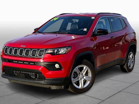 Certified 2024 Jeep Compass Latitude image 2