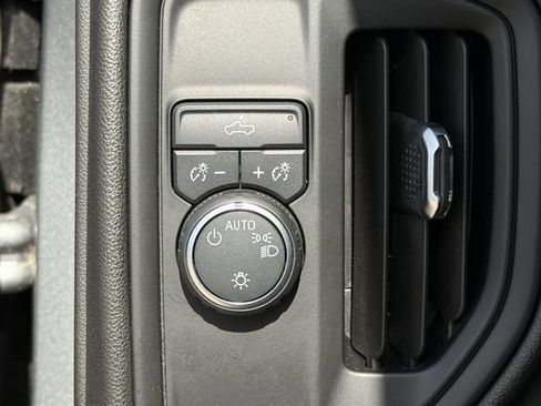 Used 2023 Chevrolet Silverado 1500 Custom RWD image 20