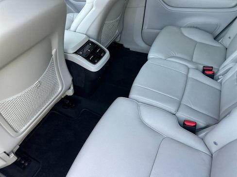 Used 2023 Volvo XC90 B6 Plus w/ Protection Package Premier AWD/4WD image 6