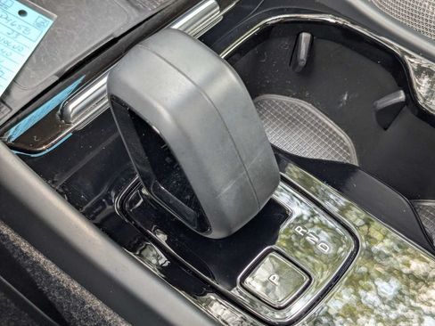 Used 2023 Volvo C40 Recharge Core AWD/4WD image 41