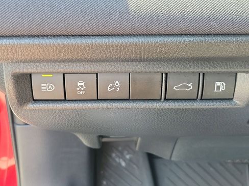 Used 2025 Toyota Camry LE w/ Convenience Package image 32