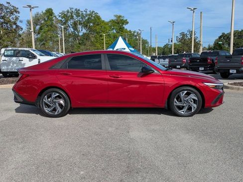 Used 2025 Hyundai Elantra Sport image 3