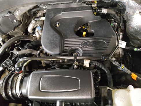 Used 2020 Ford Explorer XLT w/ Equipment Group 202A image 30