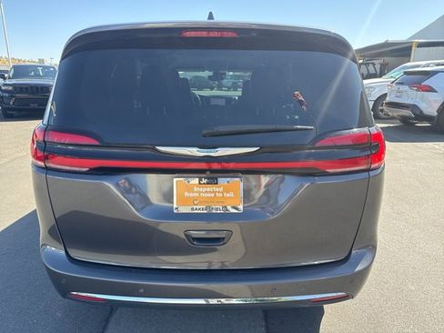 Certified 2021 Chrysler Pacifica Limited image 4