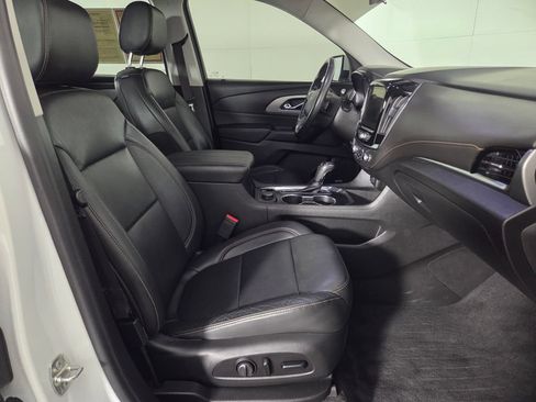 Used 2020 Chevrolet Traverse RS FWD image 32