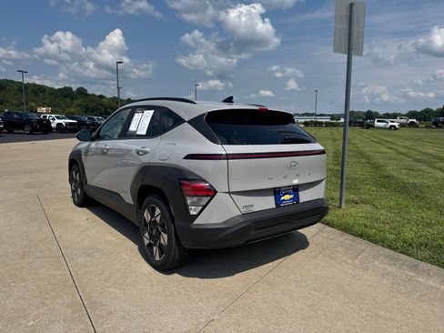 Used 2025 Hyundai Kona SEL FWD image 8