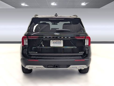 New 2026 Ford Explorer Active w/ Active Comfort Package image 8