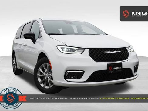 New 2026 Chrysler Pacifica Select image 1