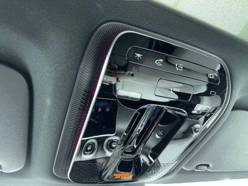 Used 2025 Mercedes-Benz GLC 300 4MATIC image 39