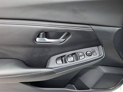 Used 2023 Nissan Sentra SV image 12