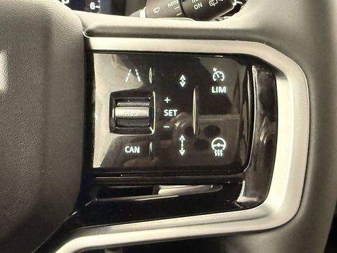 New 2025 Land Rover Discovery Sport Dynamic SE image 21