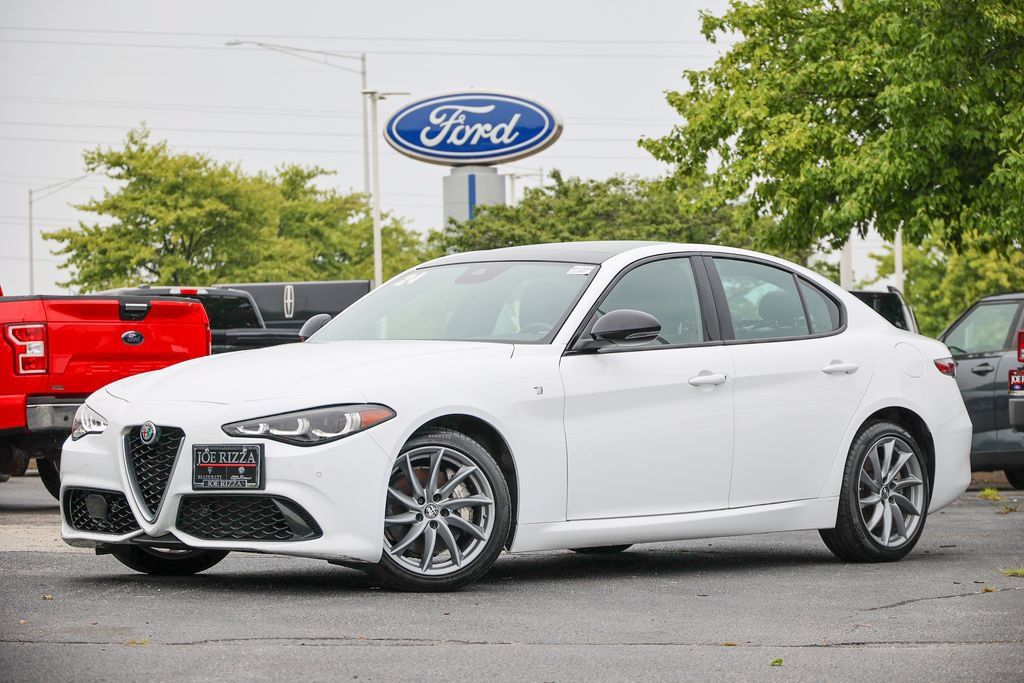 Used 2024 Alfa Romeo Giulia Ti AWD/4WD image 1