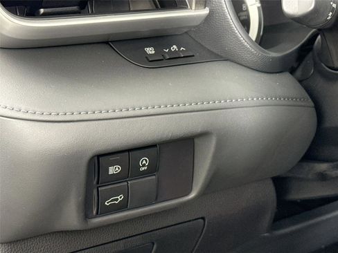 Certified 2023 Toyota Highlander LE image 14