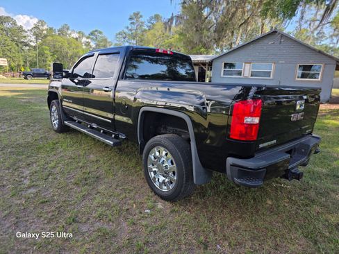 Used 2018 GMC Sierra 2500 Denali AWD/4WD image 3