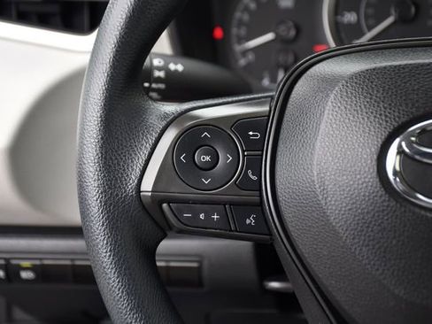 Used 2022 Toyota Corolla LE image 8