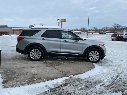 Used 2024 Ford Explorer King Ranch w/ Technology Package image 6