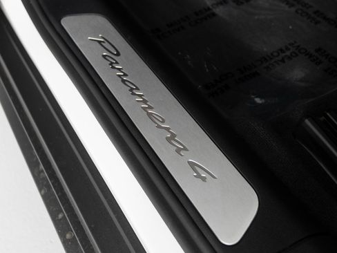 Certified 2025 Porsche Panamera 4 image 20