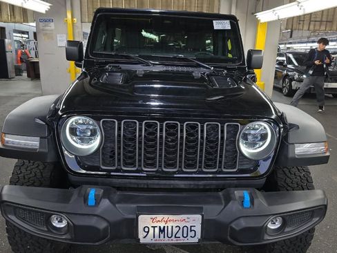 Used 2025 Jeep Wrangler Unlimited Rubicon 4xe w/ Convenience Group AWD/4WD image 2