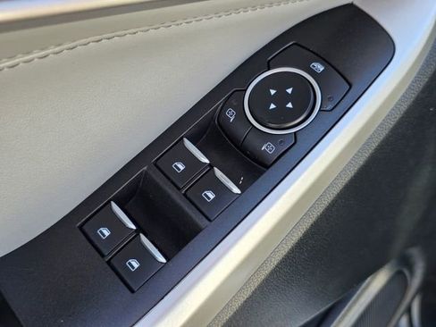 Used 2022 Ford Explorer XLT image 21