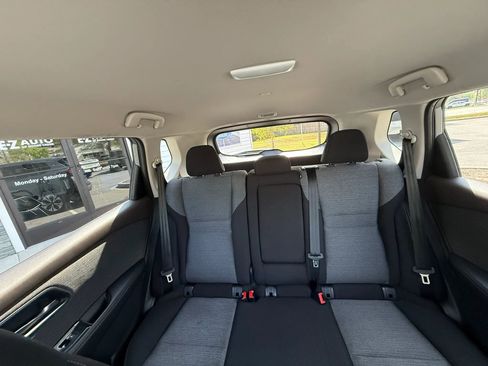 Used 2023 Nissan Rogue SV image 23