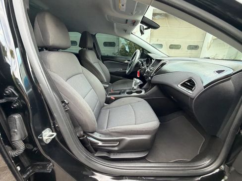 Used 2019 Chevrolet Cruze LT FWD image 35