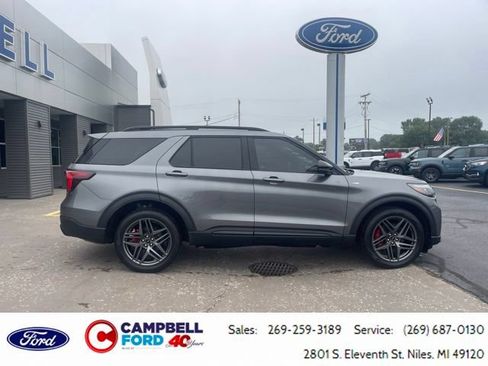 Certified 2025 Ford Explorer ST-Line w/ Premium Package AWD/4WD image 2