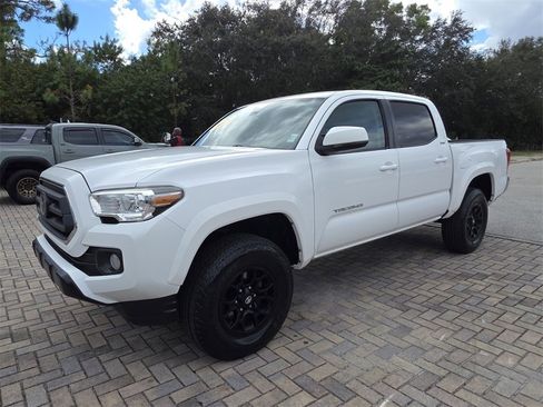 Used 2021 Toyota Tacoma SR5 image 3
